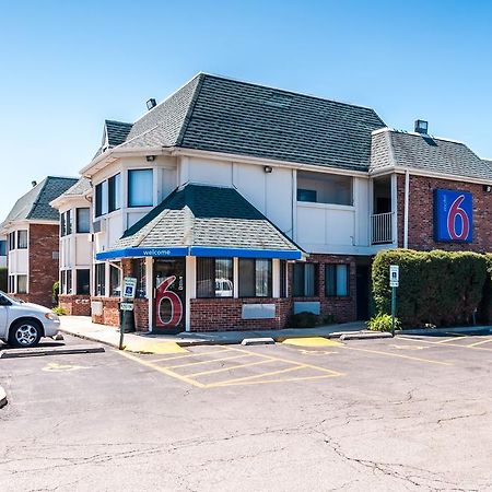Motel 6 Chicago - Elk Grove Elk Grove Village Eksteriør billede