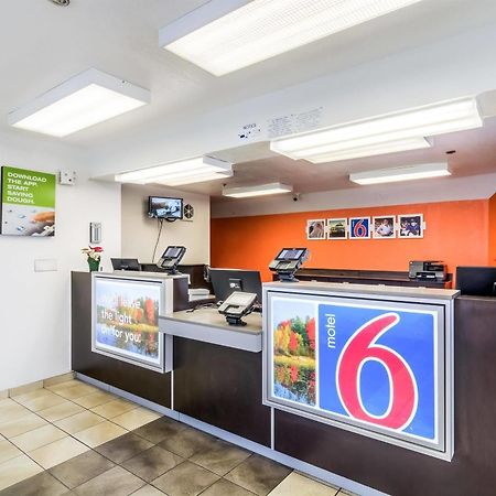 Motel 6 Chicago - Elk Grove Elk Grove Village Eksteriør billede