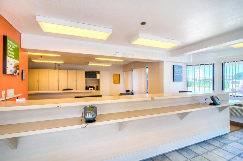 Motel 6 Chicago - Elk Grove Elk Grove Village Eksteriør billede