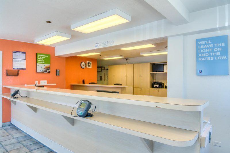 Motel 6 Chicago - Elk Grove Elk Grove Village Eksteriør billede
