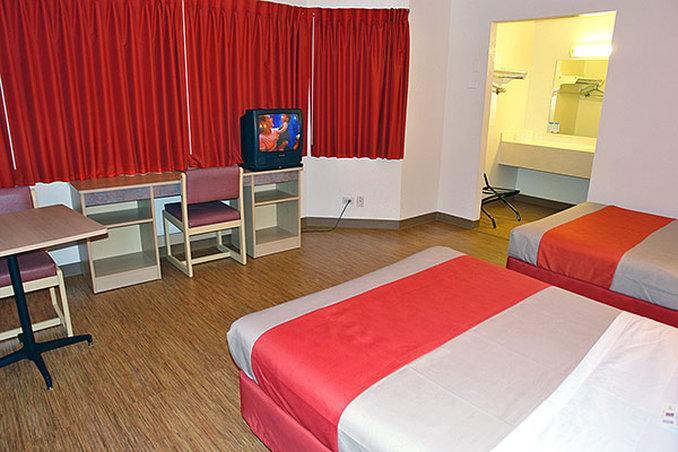 Motel 6 Chicago - Elk Grove Elk Grove Village Eksteriør billede