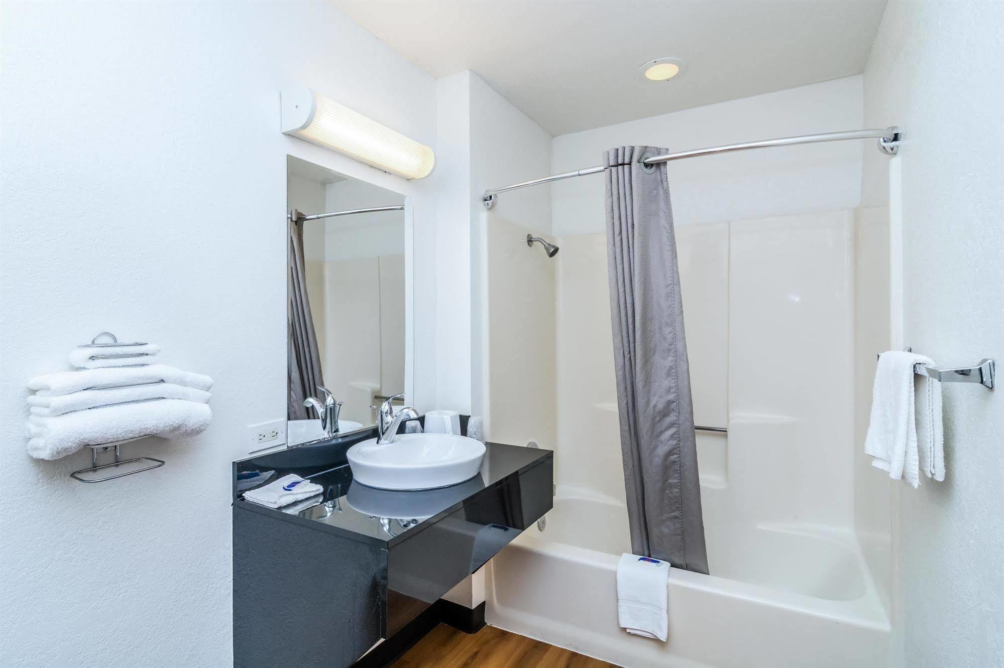Motel 6 Chicago - Elk Grove Elk Grove Village Eksteriør billede