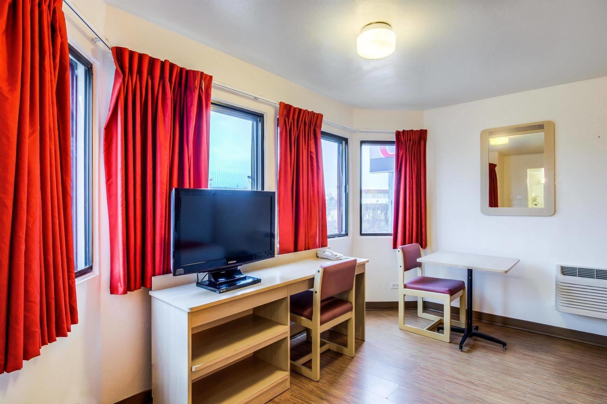 Motel 6 Chicago - Elk Grove Elk Grove Village Eksteriør billede