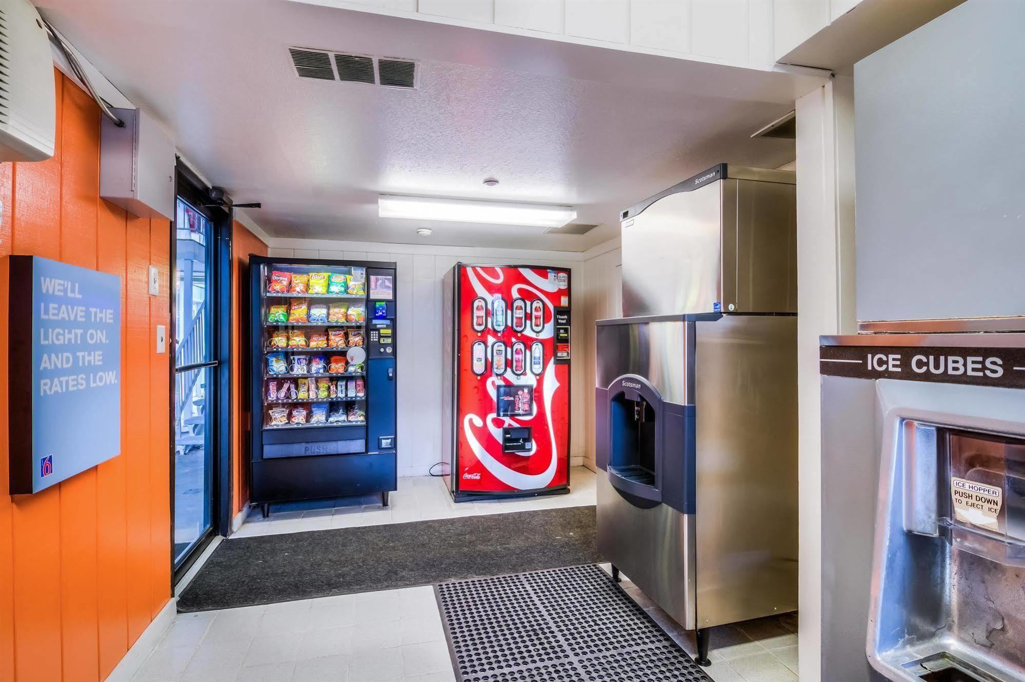 Motel 6 Chicago - Elk Grove Elk Grove Village Eksteriør billede
