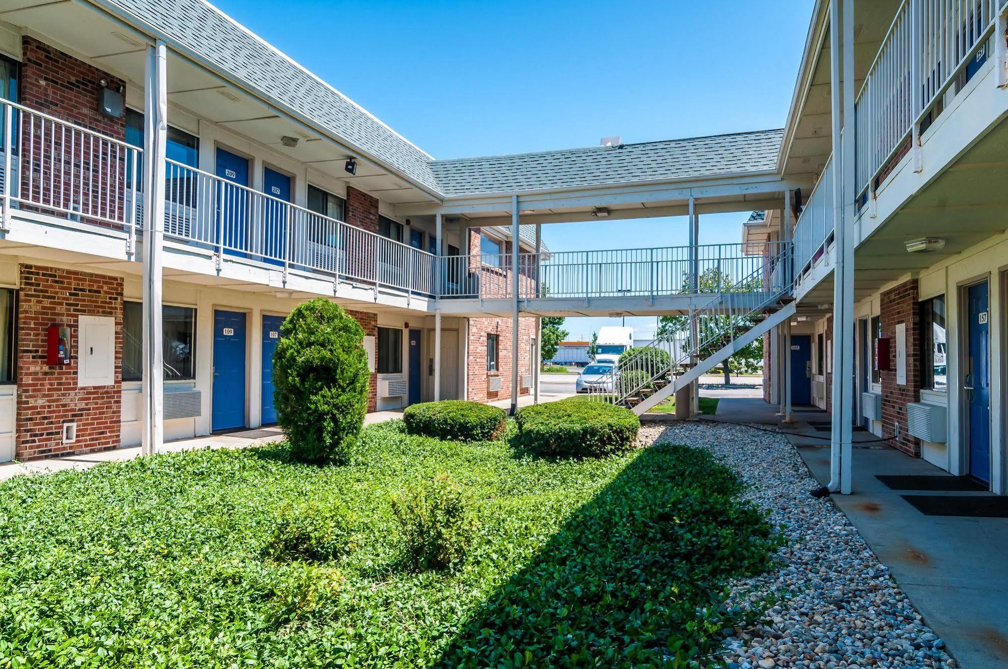 Motel 6 Chicago - Elk Grove Elk Grove Village Eksteriør billede