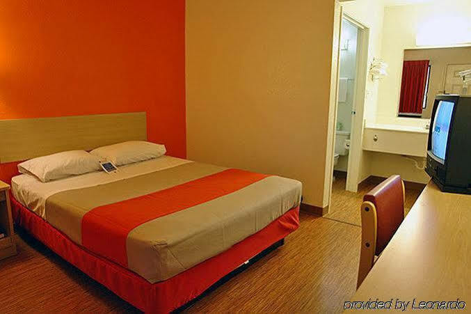 Motel 6 Chicago - Elk Grove Elk Grove Village Eksteriør billede